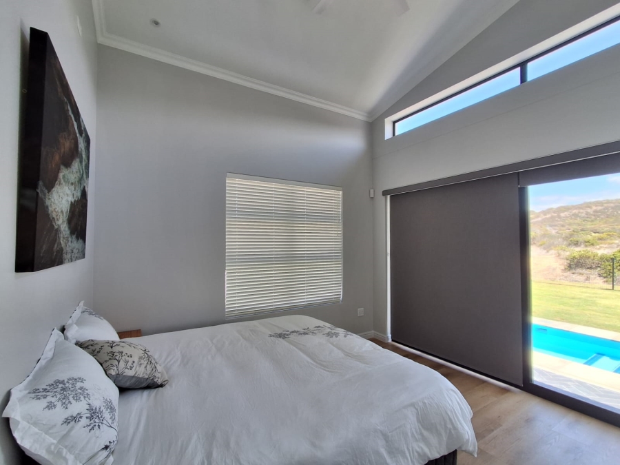 4 Bedroom Property for Sale in Stilbaai Oos Western Cape